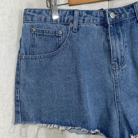 PLT x KARL KANI US12 Medium Vintage Wash Denim Cut Off Raw Fringe Hem Shorts - Picture 3 of 9